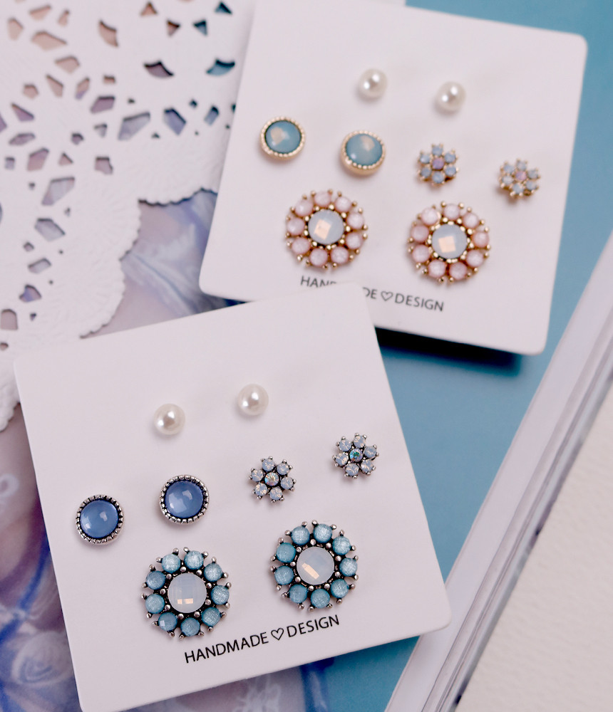 <b><p>Daikoji 8 eces Set earrings Full of love</p></b><b><p>デイ浩二 8ピース セットピアス 愛に満ち シンプルリ キュートなデザイン 生気溌剌</p></b><br /><br /><p align='center'>