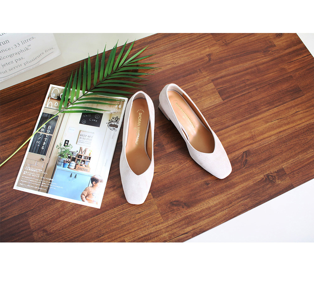 <b><p>Spring new arval Sque nose sde Middle Hill</p></b><b><p>春身上 正方形の鼻 スエード ミドルヒール パンプス 韓国語 7カラー 5cm 女性の靴</p></b><br /><br /><p align='center'>