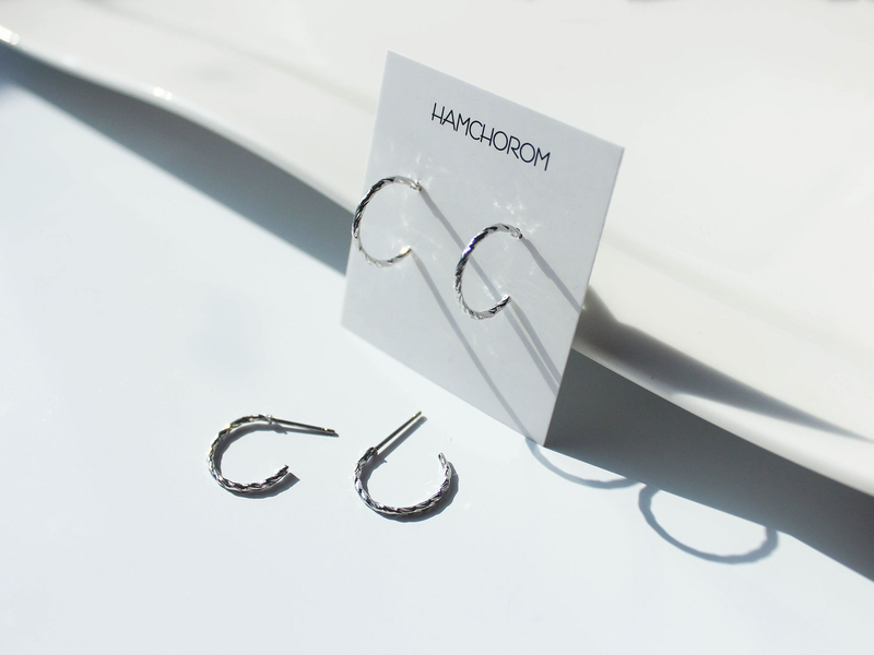 <b><p>Surge bas earring shopp mall handde We ceremony</p></b><b><p>書かれているカール ベーシック イヤリング ショッピモ ハンドメイド 結婚式 様々なコーディネートル</p></b><br /><br /><p align='center'>