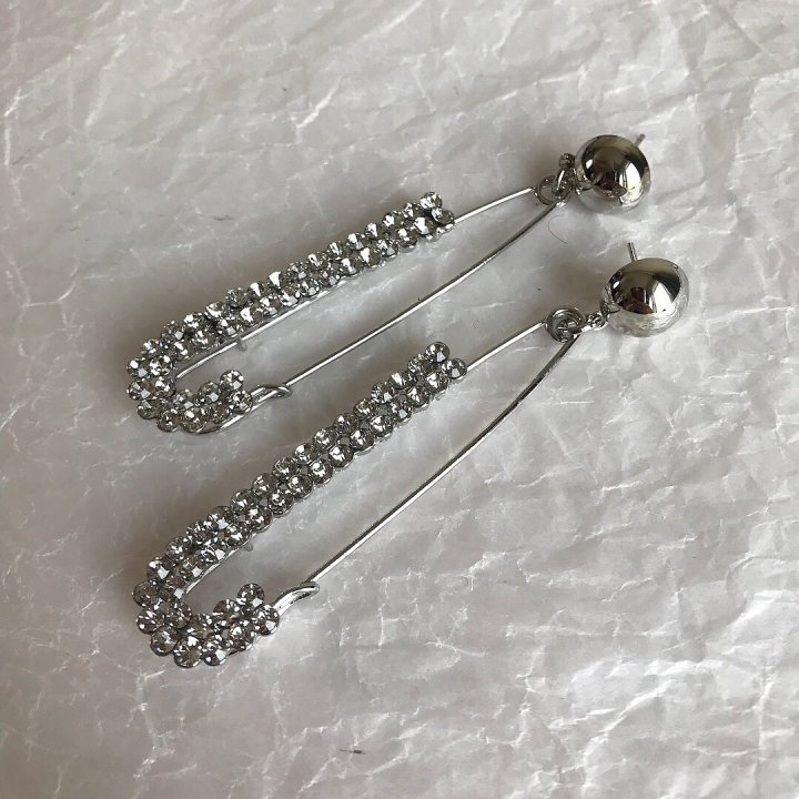 <b><p>Jenny Cubic Cloth pin earrg tie Black Pk</p></b><b><p>ジェニー キュービック 洗濯 イヤリング ティー ブラピンク ユク ケバケバ 派手な</p></b><br /><br /><p align='center'>
