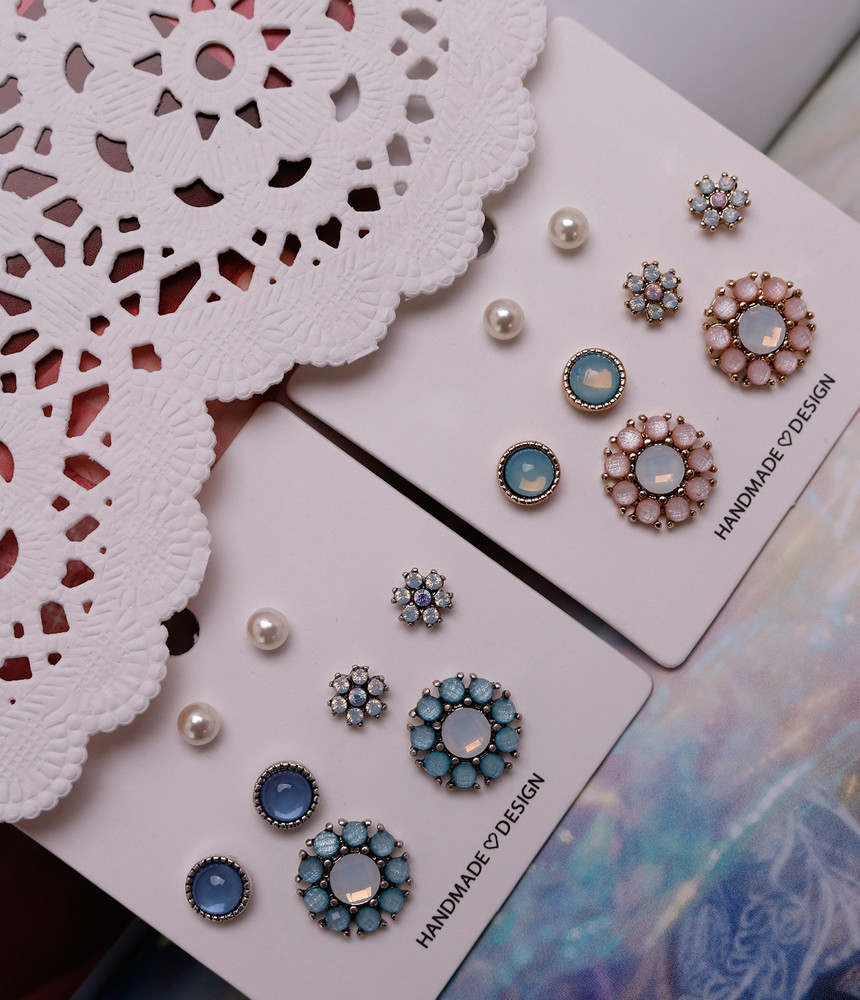 <b><p>Daikoji 8 eces Set earrings Full of love</p></b><b><p>デイ浩二 8ピース セットピアス 愛に満ち シンプルリ キュートなデザイン 生気溌剌</p></b><br /><br /><p align='center'>