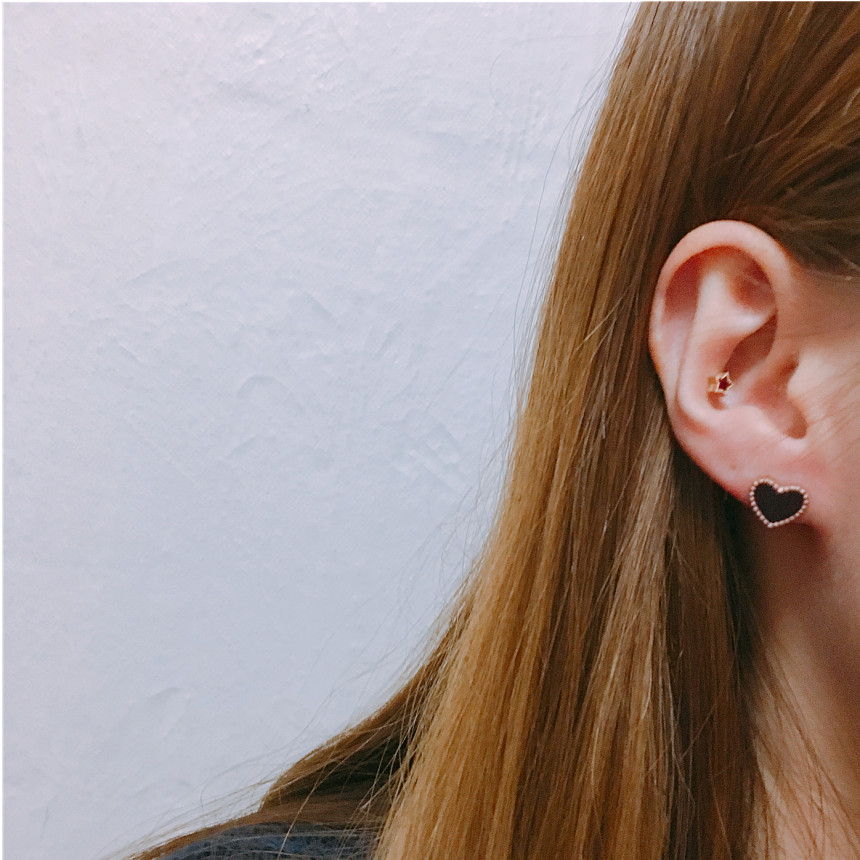 <b><p>Luce Surge Onyx Heart Erings LKJ1167 attractive</p></b><b><p>ルーチェ 書かれているカールオニキスハートピアス LKJ1167 魅力的な ゴクォル</p></b><br /><br /><p align='center'>