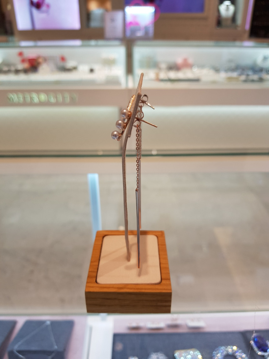 <b><p>Eileen square Pel Drop Erings AJBE2486</p></b><b><p>アイリーン スクエア パールドロップイヤリングAJBE2486</p></b><br /><br /><p align='center'>