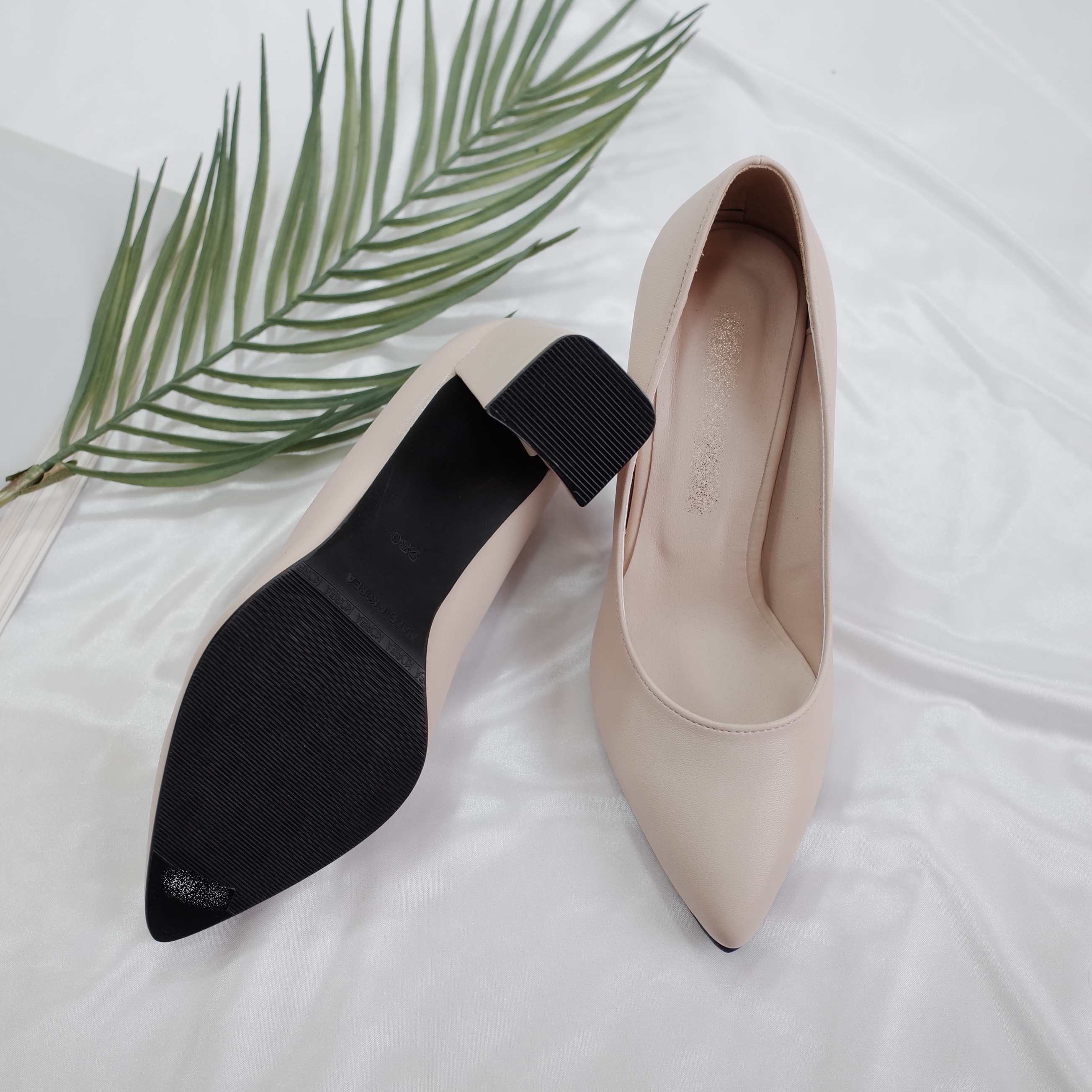<b><p>Korean 8cm Stiletto The pump Pointed nose</p></b><b><p>韓国語 8cm スティレット 厚底 パンプス 最高の鼻 ミドルヒール baling_2</p></b><br /><br /><p align='center'>