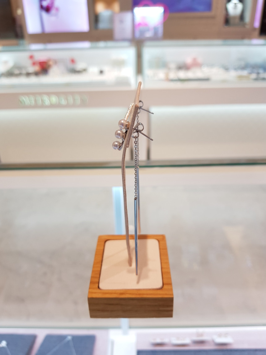 <b><p>Eileen square Pel Drop Erings AJBE2486</p></b><b><p>アイリーン スクエア パールドロップイヤリングAJBE2486</p></b><br /><br /><p align='center'>