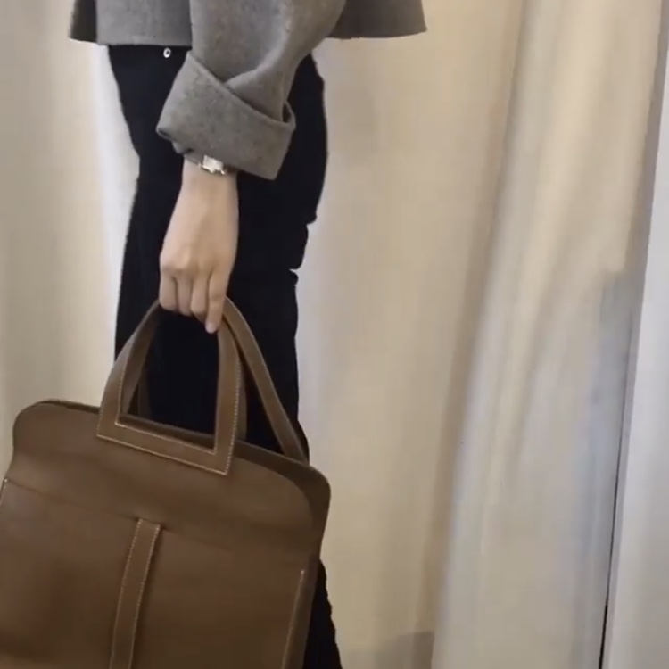 <b><p>Flat Base ckpack Sh oulder Scrch 플랫베이스 스가방</p></b><b><p>フラットベーストフバックスバッグス身上スベクスショルダーバッグスクロールトートバックplatbase</p></b><br /><br /><p align='center'>