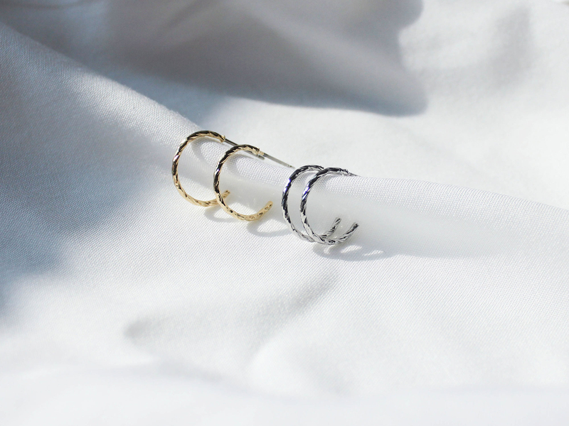 <b><p>Surge bas earring shopp mall handde We ceremony</p></b><b><p>書かれているカール ベーシック イヤリング ショッピモ ハンドメイド 結婚式 様々なコーディネートル</p></b><br /><br /><p align='center'>