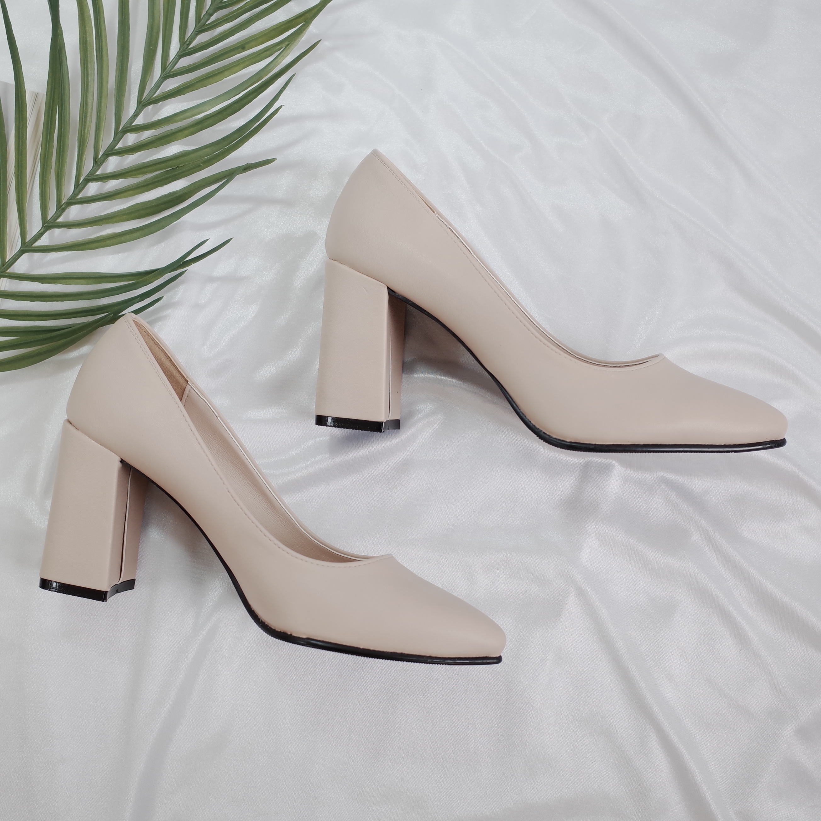 <b><p>Korean 8cm Stiletto The pump Pointed nose</p></b><b><p>韓国語 8cm スティレット 厚底 パンプス 最高の鼻 ミドルヒール baling_2</p></b><br /><br /><p align='center'>