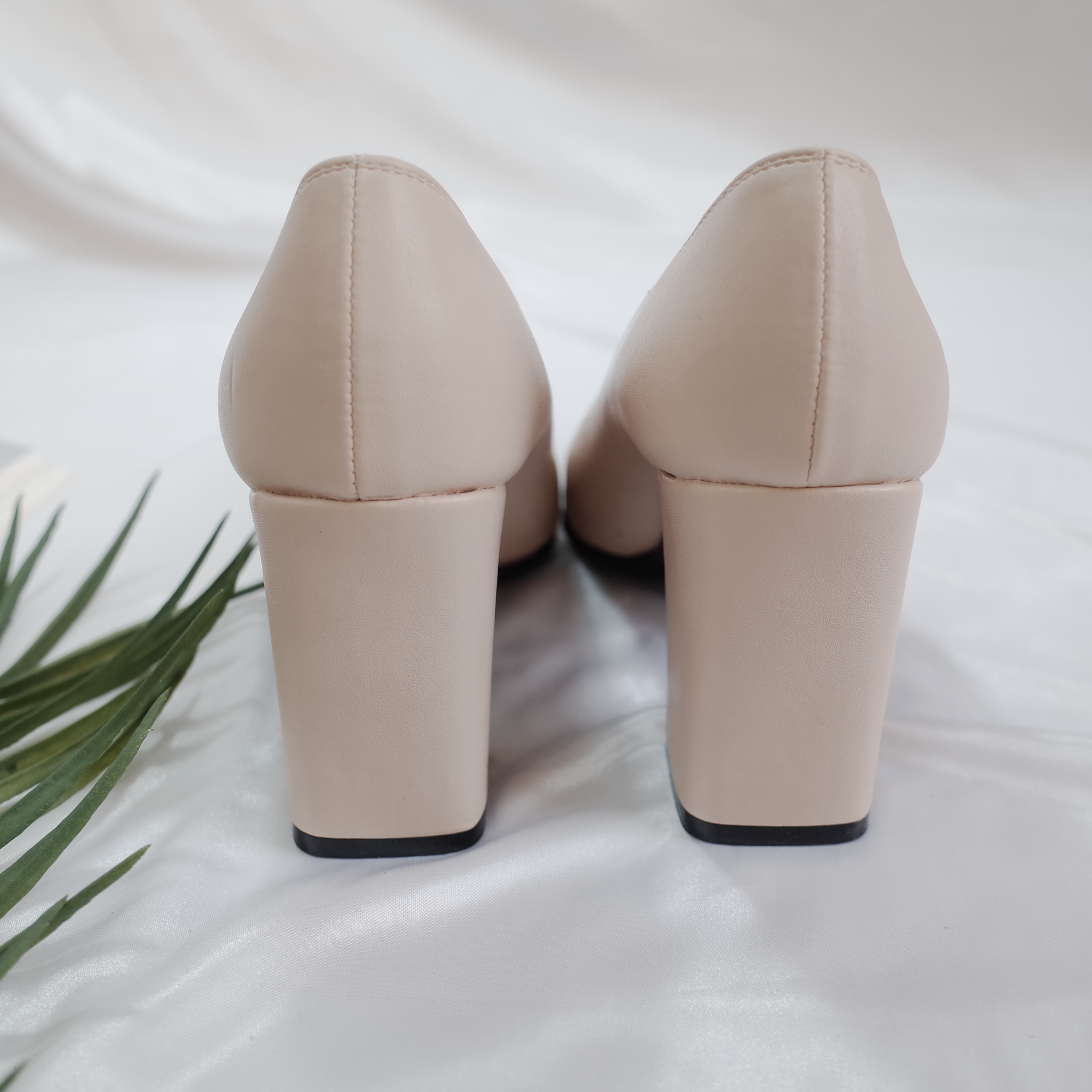 <b><p>Korean 8cm Stiletto The pump Pointed nose</p></b><b><p>韓国語 8cm スティレット 厚底 パンプス 最高の鼻 ミドルヒール baling_2</p></b><br /><br /><p align='center'>