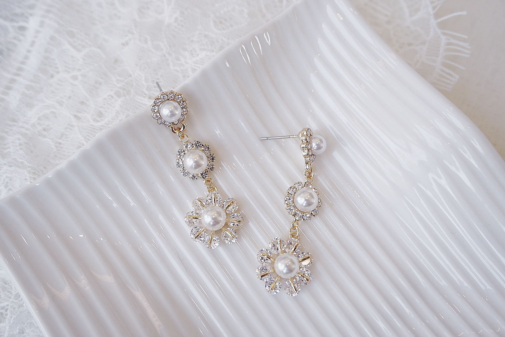 <b><p>wedding flor Pearl Drop Tnties women Daily</p></b><b><p>ウェディング フラワー 真珠 ドロップ イヤリ 20代の女性 デイリーコーネート</p></b><br /><br /><p align='center'>