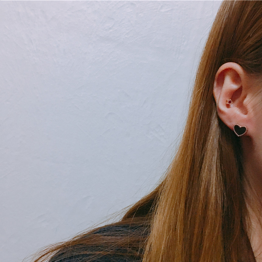 <b><p>Luce Surge Onyx Heart Erings LKJ1167 attractive</p></b><b><p>ルーチェ 書かれているカールオニキスハートピアス LKJ1167 魅力的な ゴクォル</p></b><br /><br /><p align='center'>