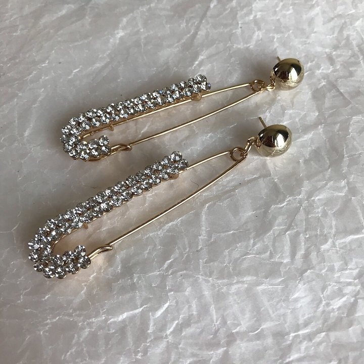<b><p>Jenny Cubic Cloth pin earrg tie Black Pk</p></b><b><p>ジェニー キュービック 洗濯 イヤリング ティー ブラピンク ユク ケバケバ 派手な</p></b><br /><br /><p align='center'>