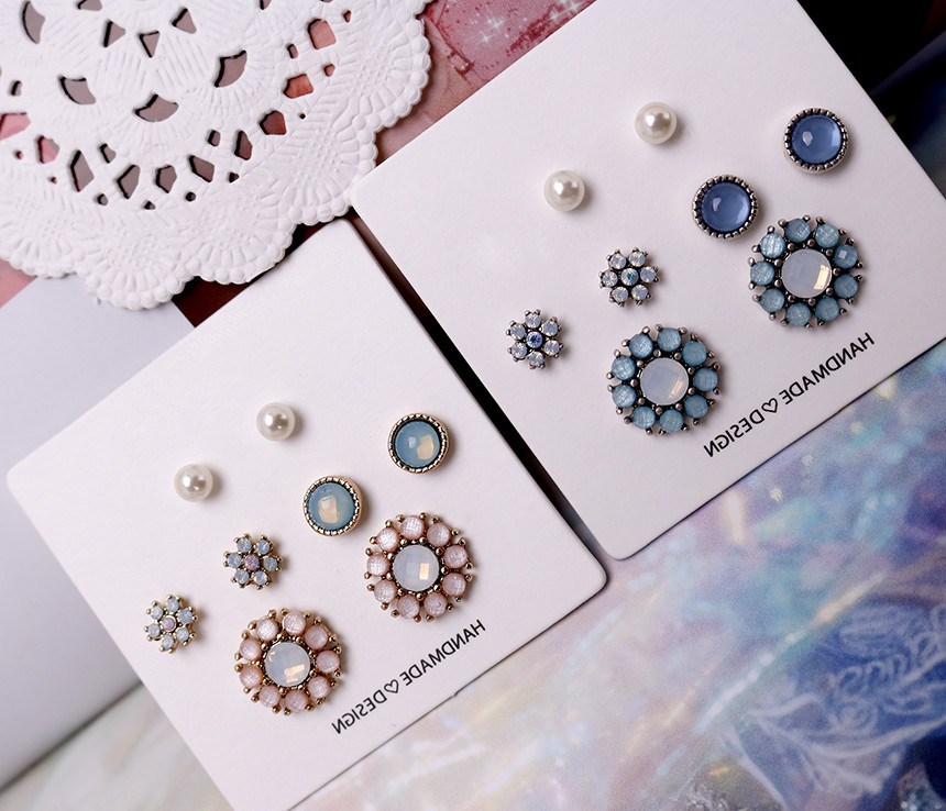 <b><p>Daikoji 8 eces Set earrings Full of love</p></b><b><p>デイ浩二 8ピース セットピアス 愛に満ち シンプルリ キュートなデザイン 生気溌剌</p></b><br /><br /><p align='center'>