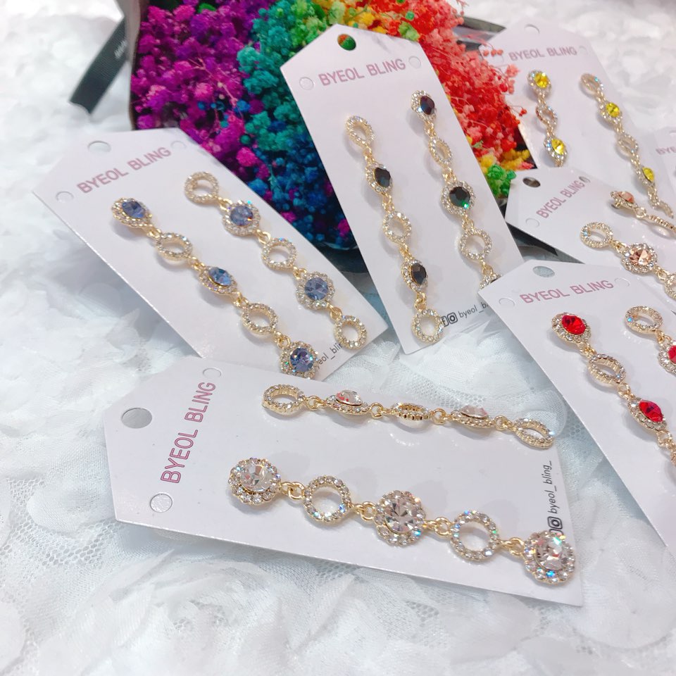 <b><p>A fox Cubic Drop earring Faster ims Lovely</p></b><b><p>ビクセン キュービック ドロップ イヤリング 萌えアイテム ラブリーな ポイント</p></b><br /><br /><p align='center'>