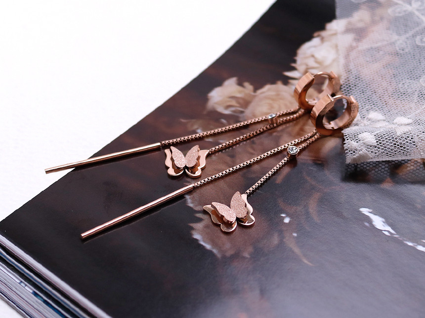 <b><p>Butterfly Sonata Surge Sel earring tium sless</p></b><b><p>蝶のラブソング 書かれているカールスチール イヤリ チタン ステンレス モダンな</p></b><br /><br /><p align='center'>