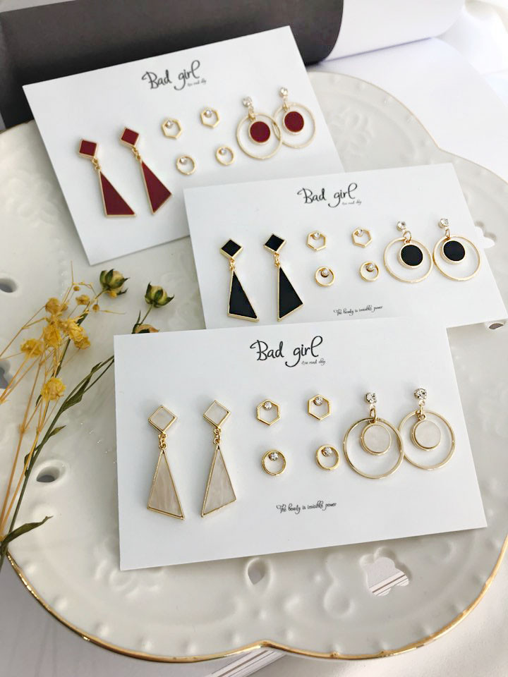 <b><p>simple Badgirl 8 eces set earring fema Viously</p></b><b><p>シンプル バッドガール 8ピース セット イヤリング 女性 多様なコーディネートする</p></b><br /><br /><p align='center'>