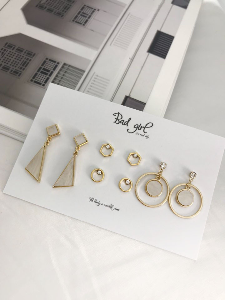<b><p>simple Badgirl 8 eces set earring fema Viously</p></b><b><p>シンプル バッドガール 8ピース セット イヤリング 女性 多様なコーディネートする</p></b><br /><br /><p align='center'>