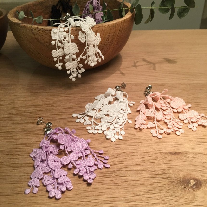 <b><p>You Girl race Drop Earrings 4color ea mantic</p></b><b><p>ユアガール レース ドロップイヤリング 4色 ロマンチック 女性 コーディネート</p></b><br /><br /><p align='center'>