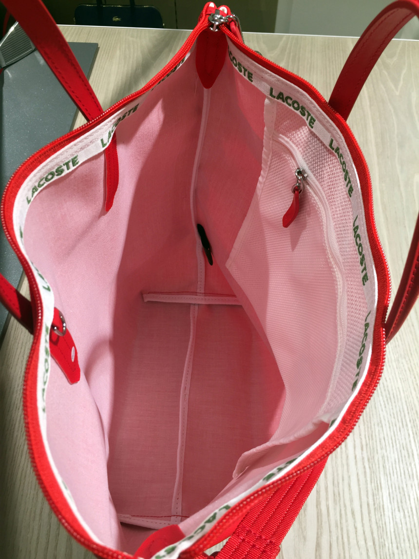 <b><p>Laste Crs Vertical ShoPurBk NF1891P17C Easy</p></b><b><p>ラコステクロス縦型ショーポベクNF1891P17C簡単コーディネート実用満点すっきりとしたショルダー</p></b><br /><br /><p align='center'>