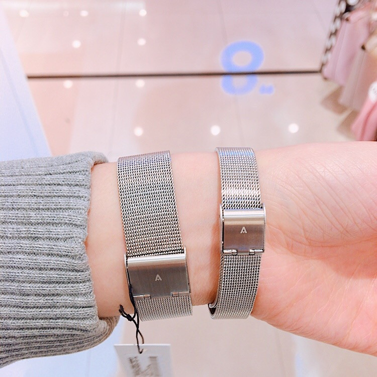 <b><p>ACCENT Monolith couple Mesh watch AAW04MSCMQ22-SI</p></b><b><p>アクセント モノリス カップル メッシュウォッチ AAW04MSCMQ22-SI</p></b><br /><br /><p align='center'>