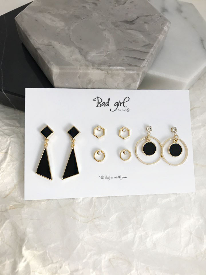 <b><p>simple Badgirl 8 eces set earring fema Viously</p></b><b><p>シンプル バッドガール 8ピース セット イヤリング 女性 多様なコーディネートする</p></b><br /><br /><p align='center'>