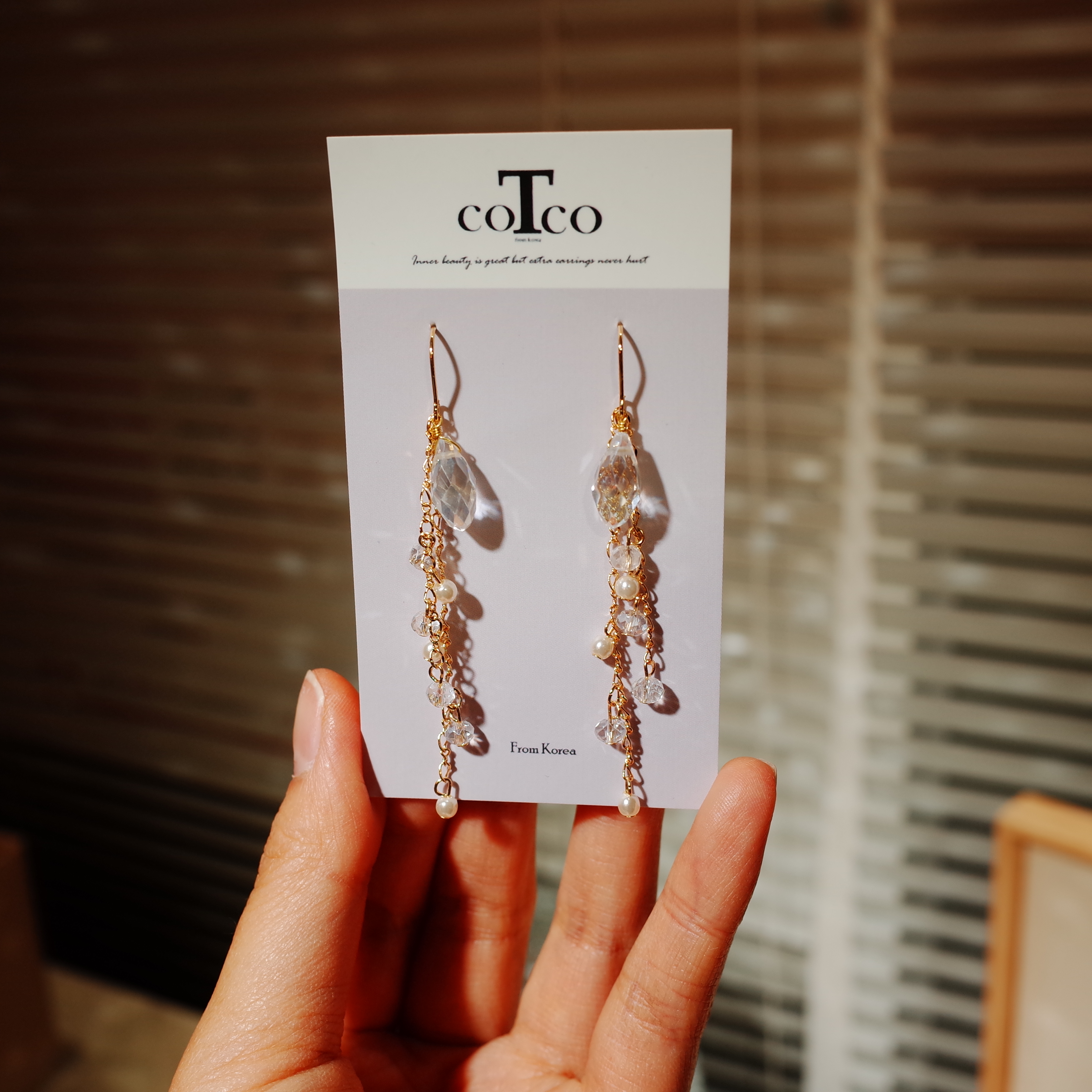 <b><p>Raindrops stone hook earrg</p></b><b><p>雨滴の音 原石 フック イヤリング</p></b><br /><br /><p align='center'>