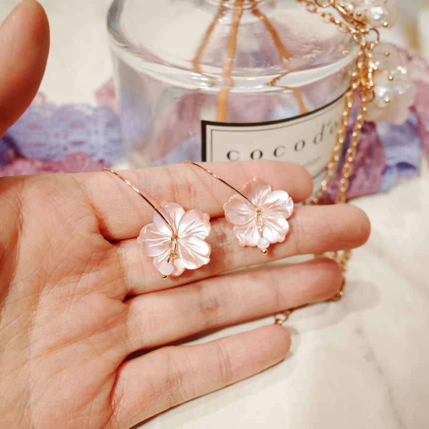 <b><p>Self-made_real Mother-Daughter Cry Blossom</p></b><b><p>自主制作_リアル 螺鈿 桜 リングピアス</p></b><br /><br /><p align='center'>