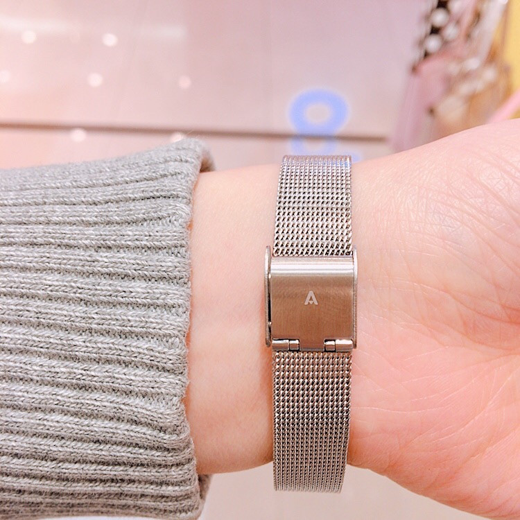 <b><p>ACCENT Monolith couple Mesh watch AAW04MSCMQ22-SI</p></b><b><p>アクセント モノリス カップル メッシュウォッチ AAW04MSCMQ22-SI</p></b><br /><br /><p align='center'>