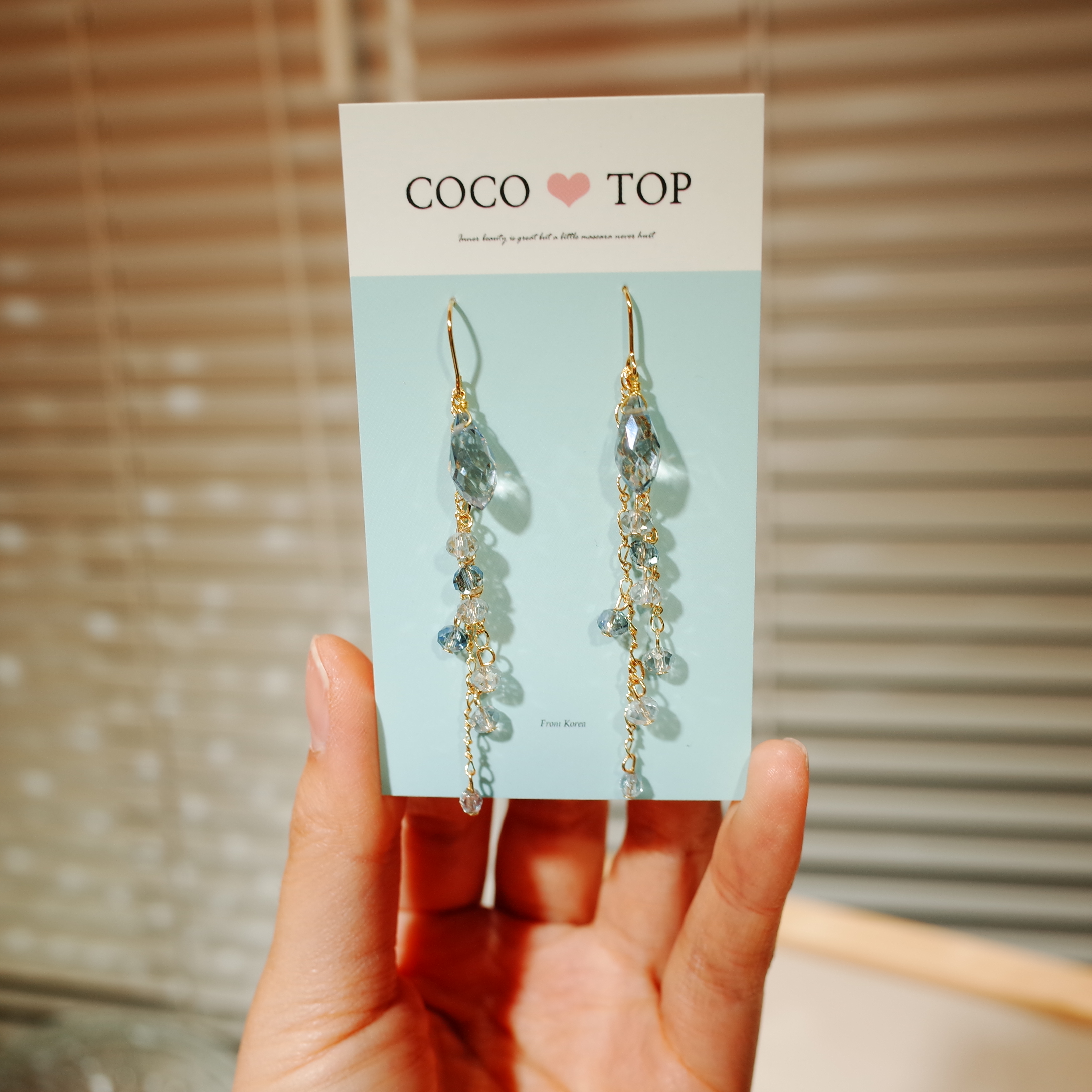 <b><p>Raindrops stone hook earrg</p></b><b><p>雨滴の音 原石 フック イヤリング</p></b><br /><br /><p align='center'>