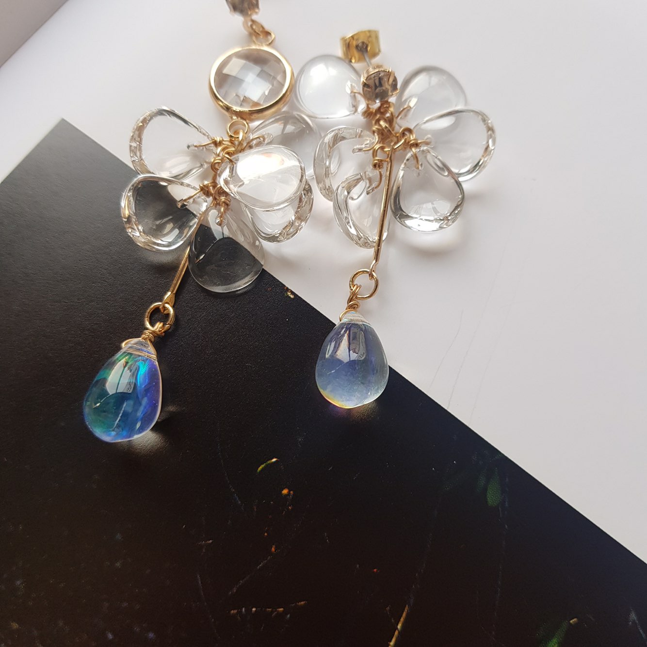 <b><p>Whistle Glass Unknown Drop Earrings Feme</p></b><b><p>ホイッスル グラス オンバル ドロップイヤリング フェミニンが 感性ムード シックな</p></b><br /><br /><p align='center'>