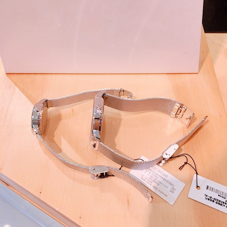 <b><p>ACCENT Monolith couple Mesh watch AAW04MSCMQ22-SI</p></b><b><p>アクセント モノリス カップル メッシュウォッチ AAW04MSCMQ22-SI</p></b><br /><br /><p align='center'>