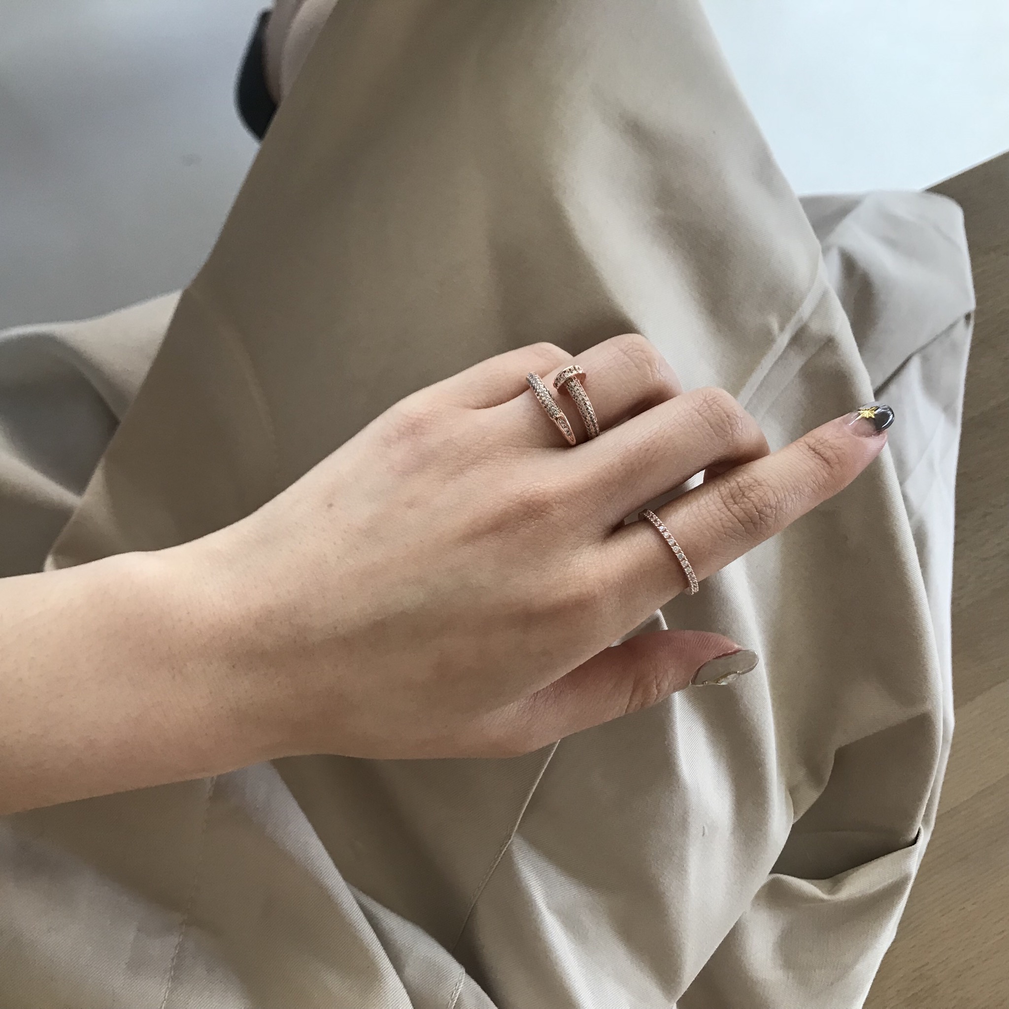 <b><p>Carr nail Cubic Ring Rose Gold Luxury steal</p></b><b><p>カル 釘 キュービックリング ローズゴールド 名品 スチ 洗練された かわいい 友情</p></b><br /><br /><p align='center'>