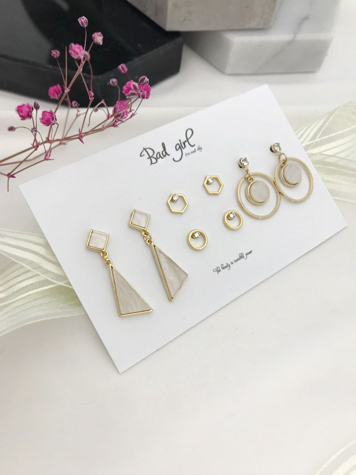 <b><p>simple Badgirl 8 eces set earring fema Viously</p></b><b><p>シンプル バッドガール 8ピース セット イヤリング 女性 多様なコーディネートする</p></b><br /><br /><p align='center'>