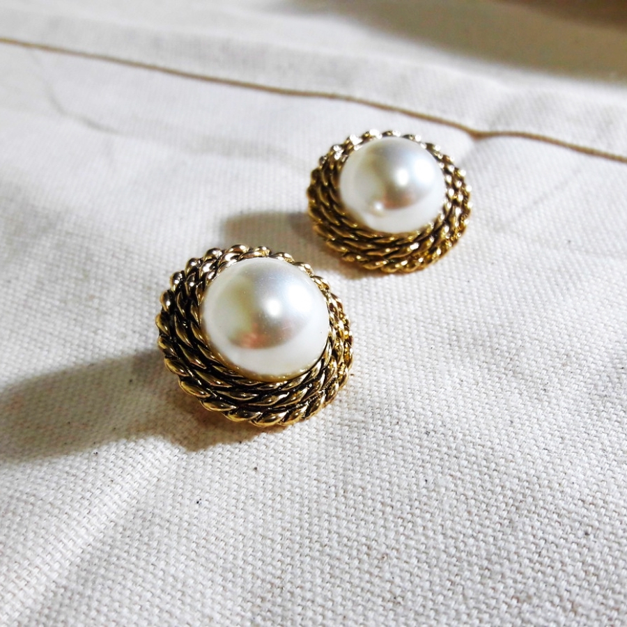 <b><p>Pearl Drop ring Date look Paisley Nice to</p></b><b><p>真珠 ドロップ イヤリング デートルック パチルク おしゃれ良い エッジのある 一つだけで説得力の</p></b><br /><br /><p align='center'>