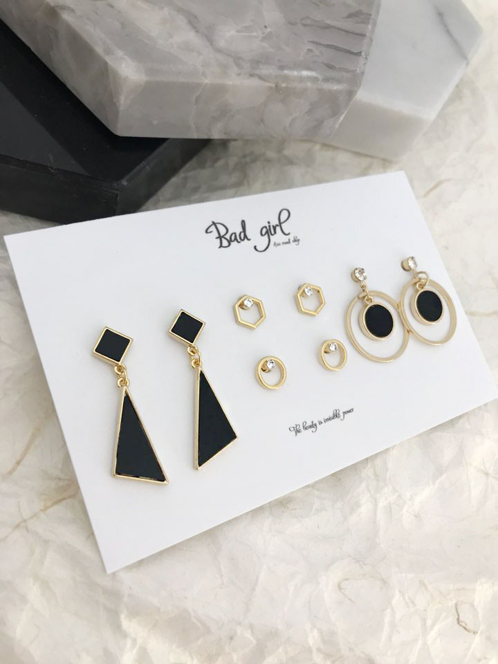<b><p>simple Badgirl 8 eces set earring fema Viously</p></b><b><p>シンプル バッドガール 8ピース セット イヤリング 女性 多様なコーディネートする</p></b><br /><br /><p align='center'>