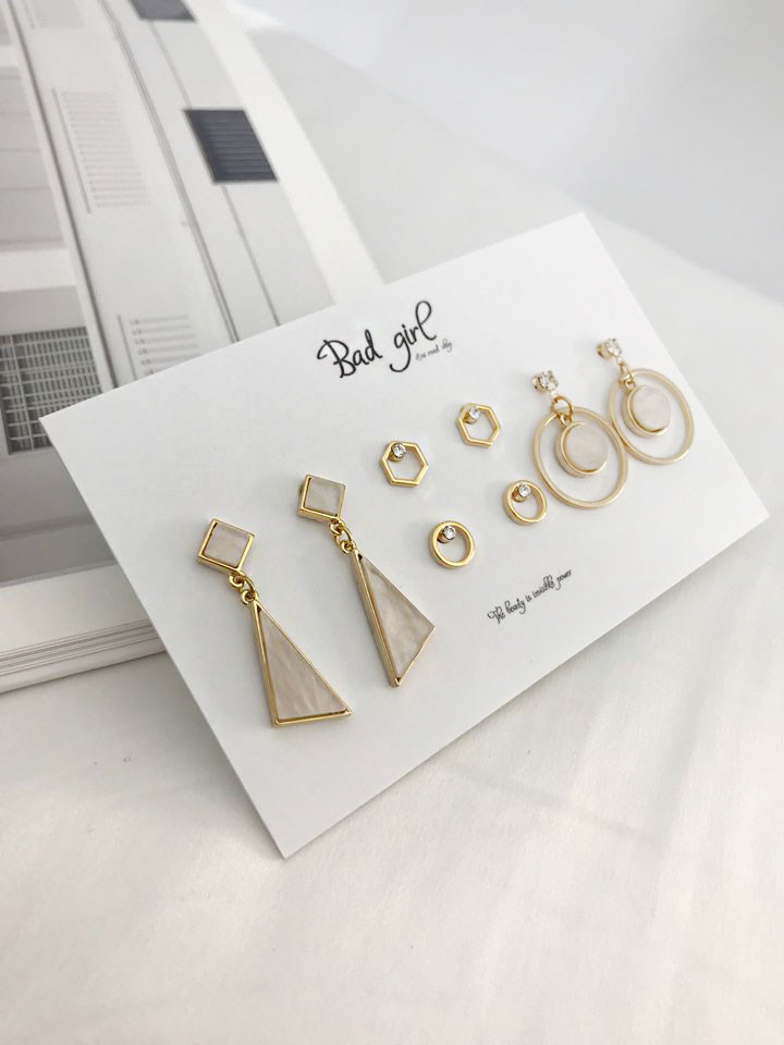 <b><p>simple Badgirl 8 eces set earring fema Viously</p></b><b><p>シンプル バッドガール 8ピース セット イヤリング 女性 多様なコーディネートする</p></b><br /><br /><p align='center'>