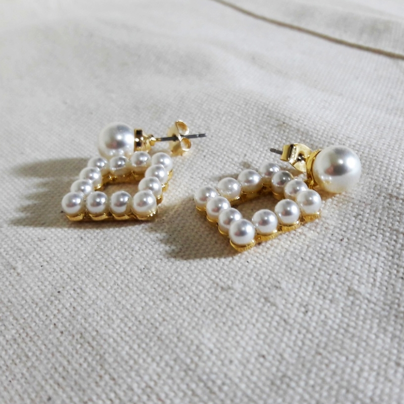 <b><p>Pearl Drop ring Date look Paisley Nice to</p></b><b><p>真珠 ドロップ イヤリング デートルック パチルク おしゃれ良い エッジのある 一つだけで説得力の</p></b><br /><br /><p align='center'>