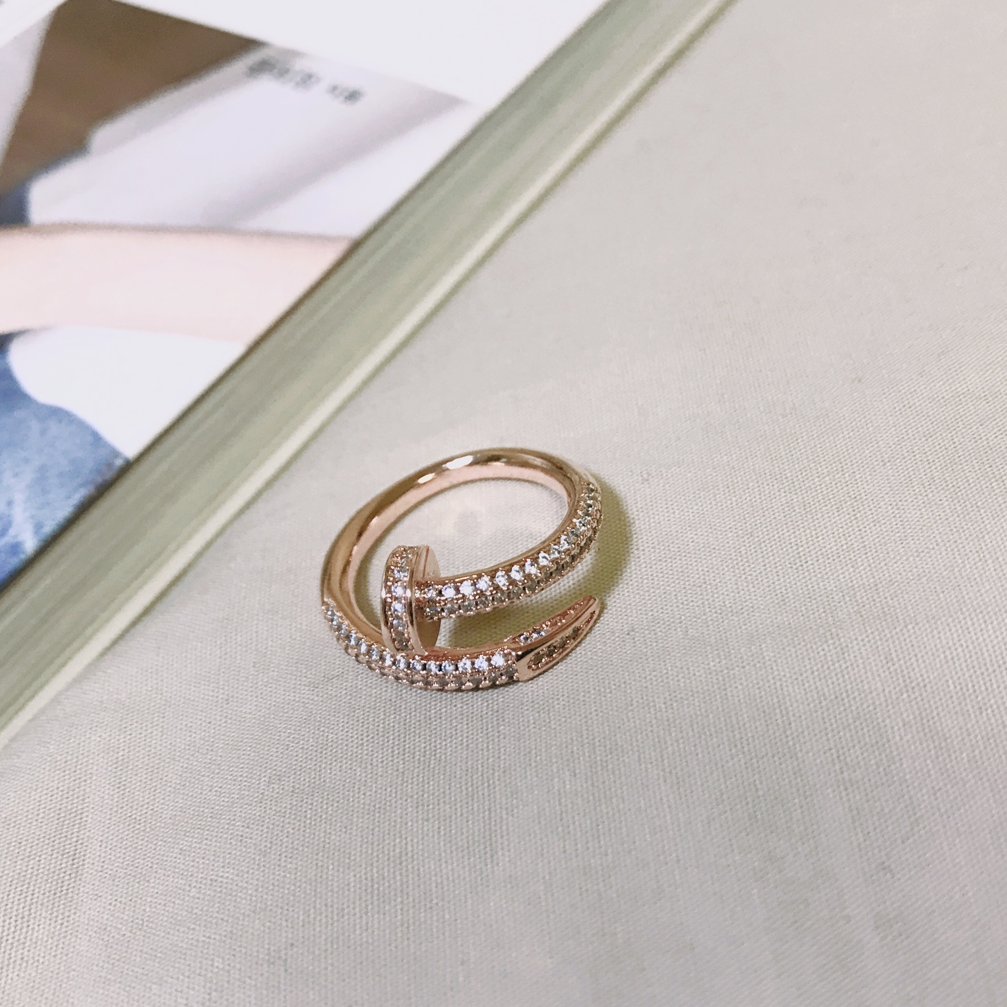 <b><p>Carr nail Cubic Ring Rose Gold Luxury steal</p></b><b><p>カル 釘 キュービックリング ローズゴールド 名品 スチ 洗練された かわいい 友情</p></b><br /><br /><p align='center'>