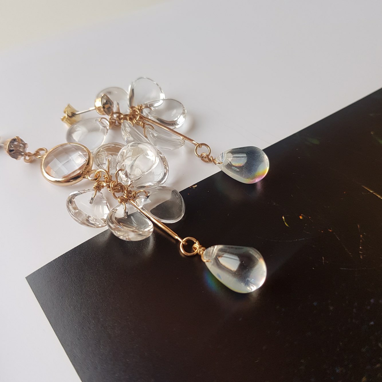 <b><p>Whistle Glass Unknown Drop Earrings Feme</p></b><b><p>ホイッスル グラス オンバル ドロップイヤリング フェミニンが 感性ムード シックな</p></b><br /><br /><p align='center'>