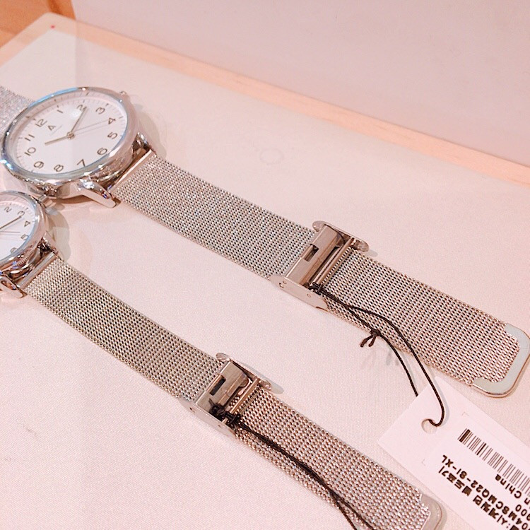 <b><p>ACCENT Monolith couple Mesh watch AAW04MSCMQ22-SI</p></b><b><p>アクセント モノリス カップル メッシュウォッチ AAW04MSCMQ22-SI</p></b><br /><br /><p align='center'>
