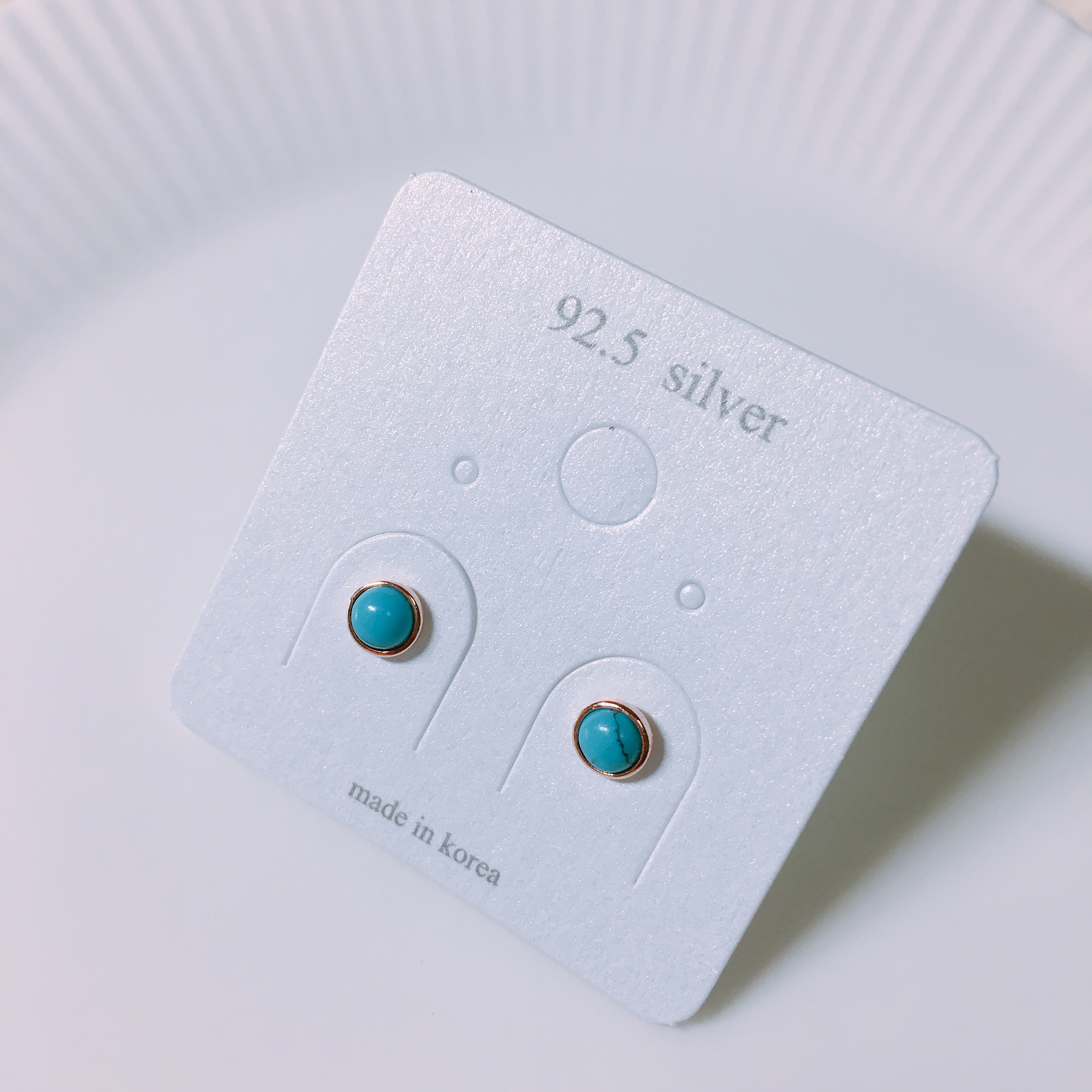 <b><p>Luce Turquoise silver earrings LKJ1174 attracti</p></b><b><p>ルーチェ ターコイズシルバーイヤリング LKJ1174 魅力的な ウンチム ゴクォル</p></b><br /><br /><p align='center'>