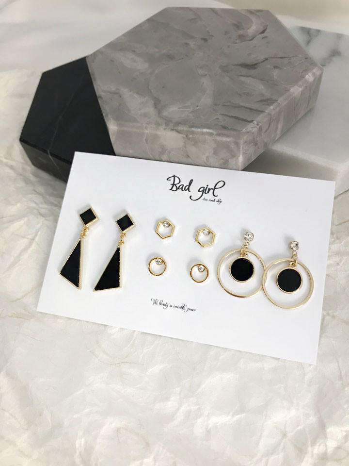 <b><p>simple Badgirl 8 eces set earring fema Viously</p></b><b><p>シンプル バッドガール 8ピース セット イヤリング 女性 多様なコーディネートする</p></b><br /><br /><p align='center'>