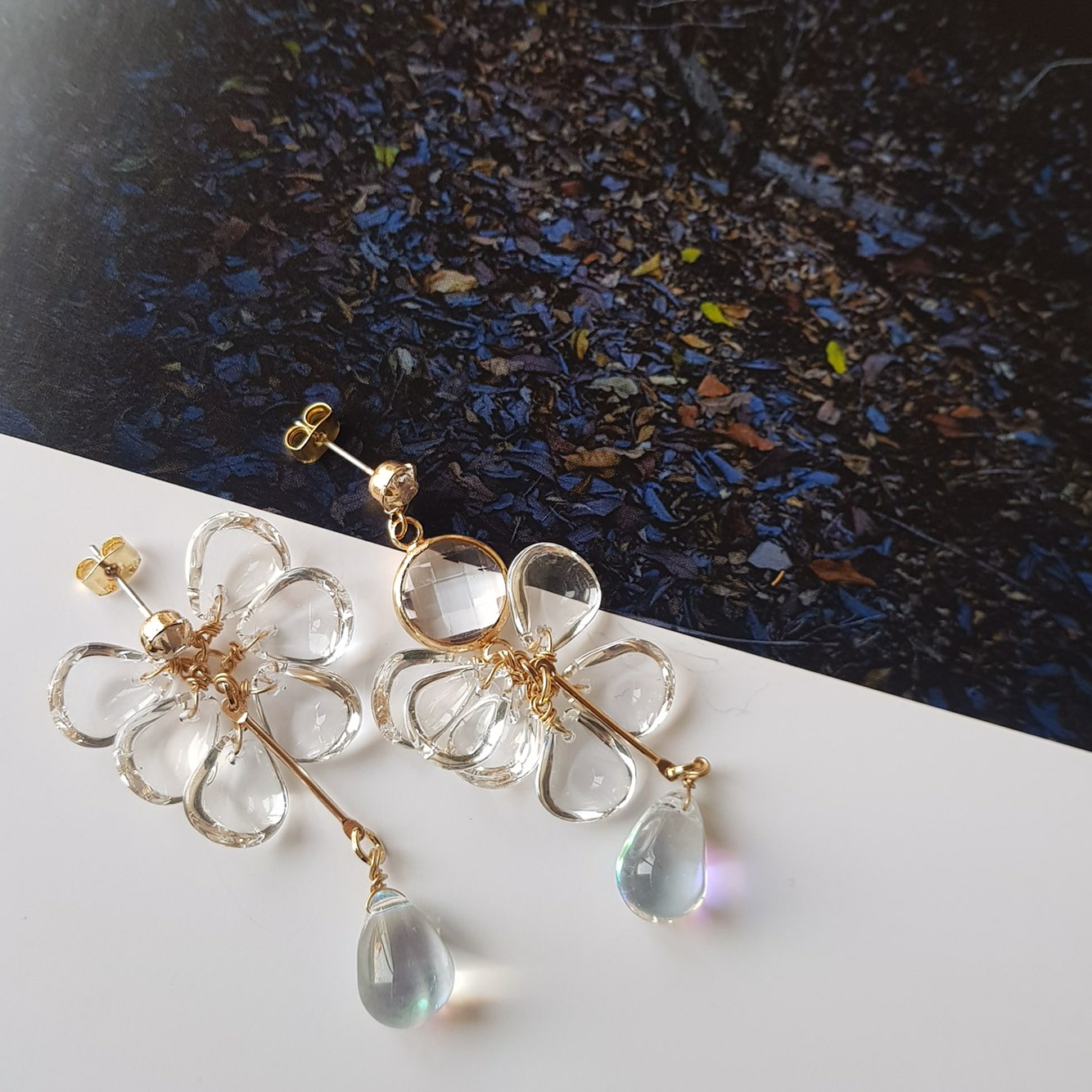 <b><p>Whistle Glass Unknown Drop Earrings Feme</p></b><b><p>ホイッスル グラス オンバル ドロップイヤリング フェミニンが 感性ムード シックな</p></b><br /><br /><p align='center'>