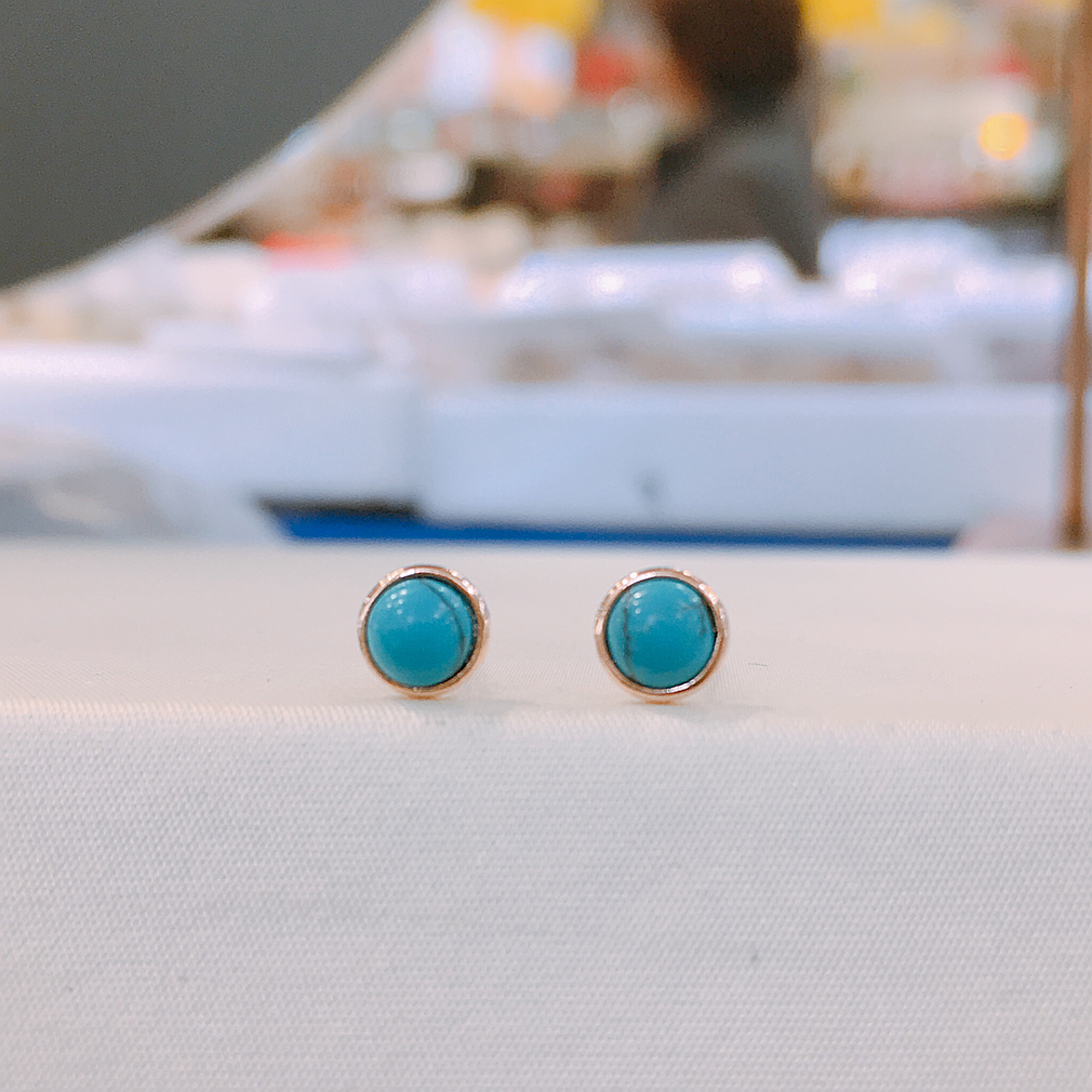 <b><p>Luce Turquoise silver earrings LKJ1174 attracti</p></b><b><p>ルーチェ ターコイズシルバーイヤリング LKJ1174 魅力的な ウンチム ゴクォル</p></b><br /><br /><p align='center'>