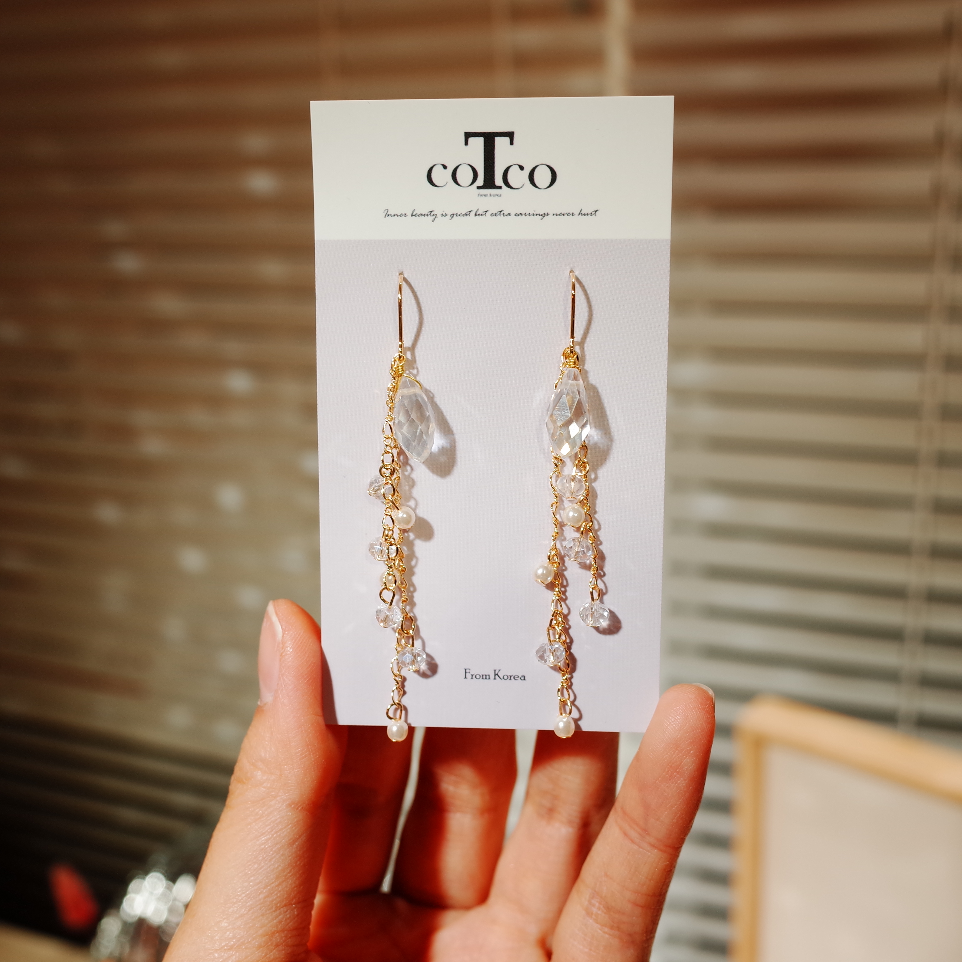 <b><p>Raindrops stone hook earrg</p></b><b><p>雨滴の音 原石 フック イヤリング</p></b><br /><br /><p align='center'>