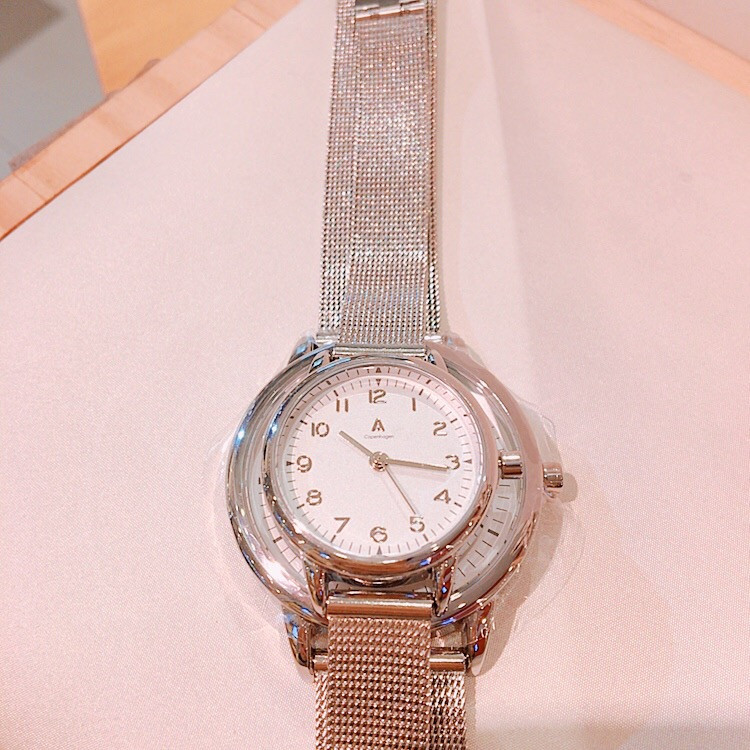 <b><p>ACCENT Monolith couple Mesh watch AAW04MSCMQ22-SI</p></b><b><p>アクセント モノリス カップル メッシュウォッチ AAW04MSCMQ22-SI</p></b><br /><br /><p align='center'>