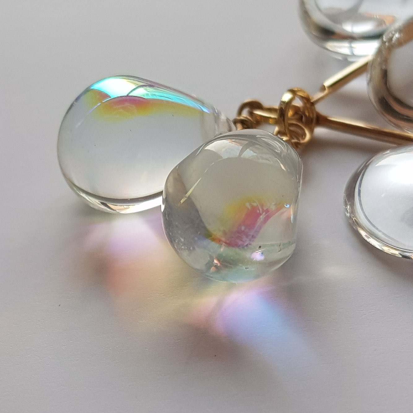 <b><p>Whistle Glass Unknown Drop Earrings Feme</p></b><b><p>ホイッスル グラス オンバル ドロップイヤリング フェミニンが 感性ムード シックな</p></b><br /><br /><p align='center'>