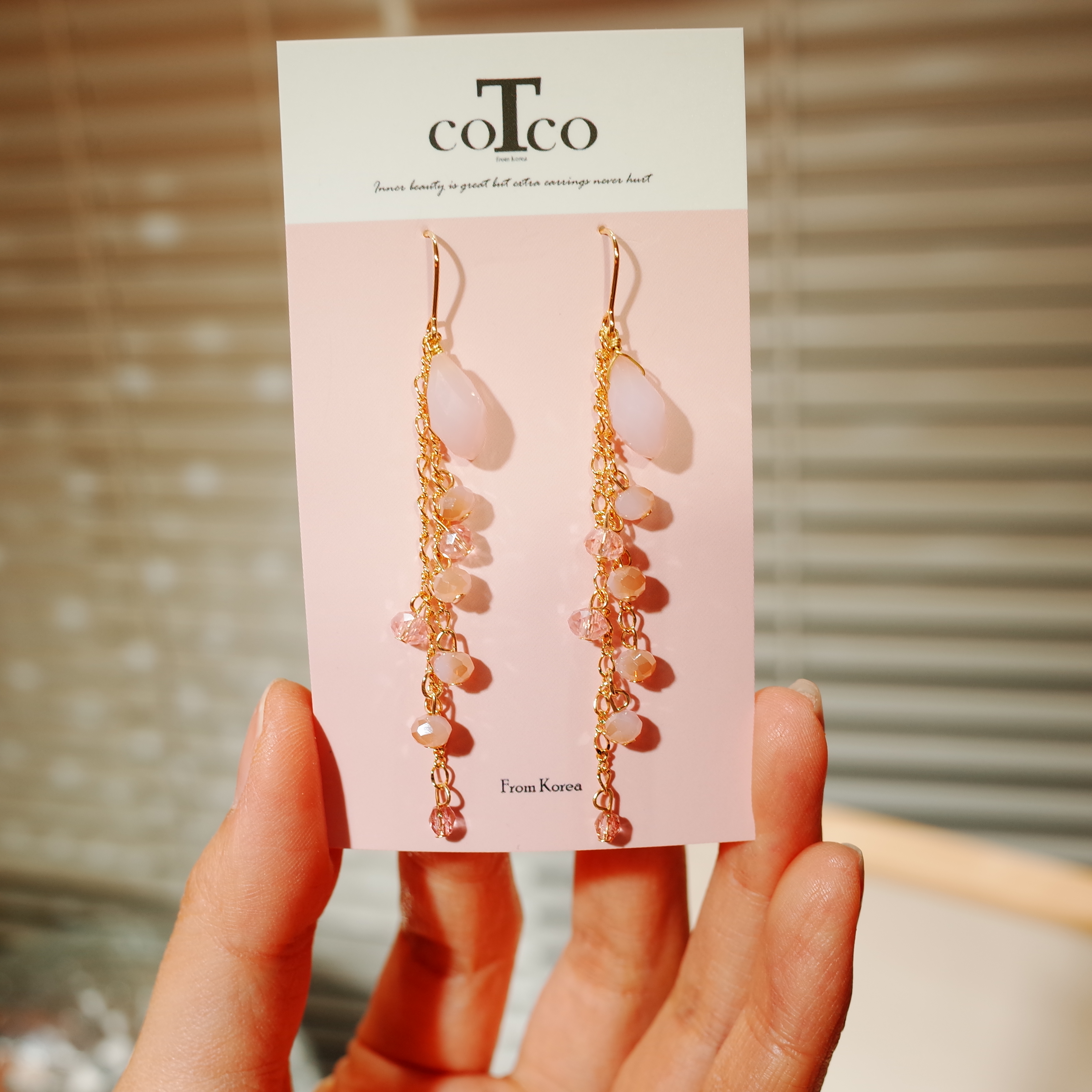 <b><p>Raindrops stone hook earrg</p></b><b><p>雨滴の音 原石 フック イヤリング</p></b><br /><br /><p align='center'>