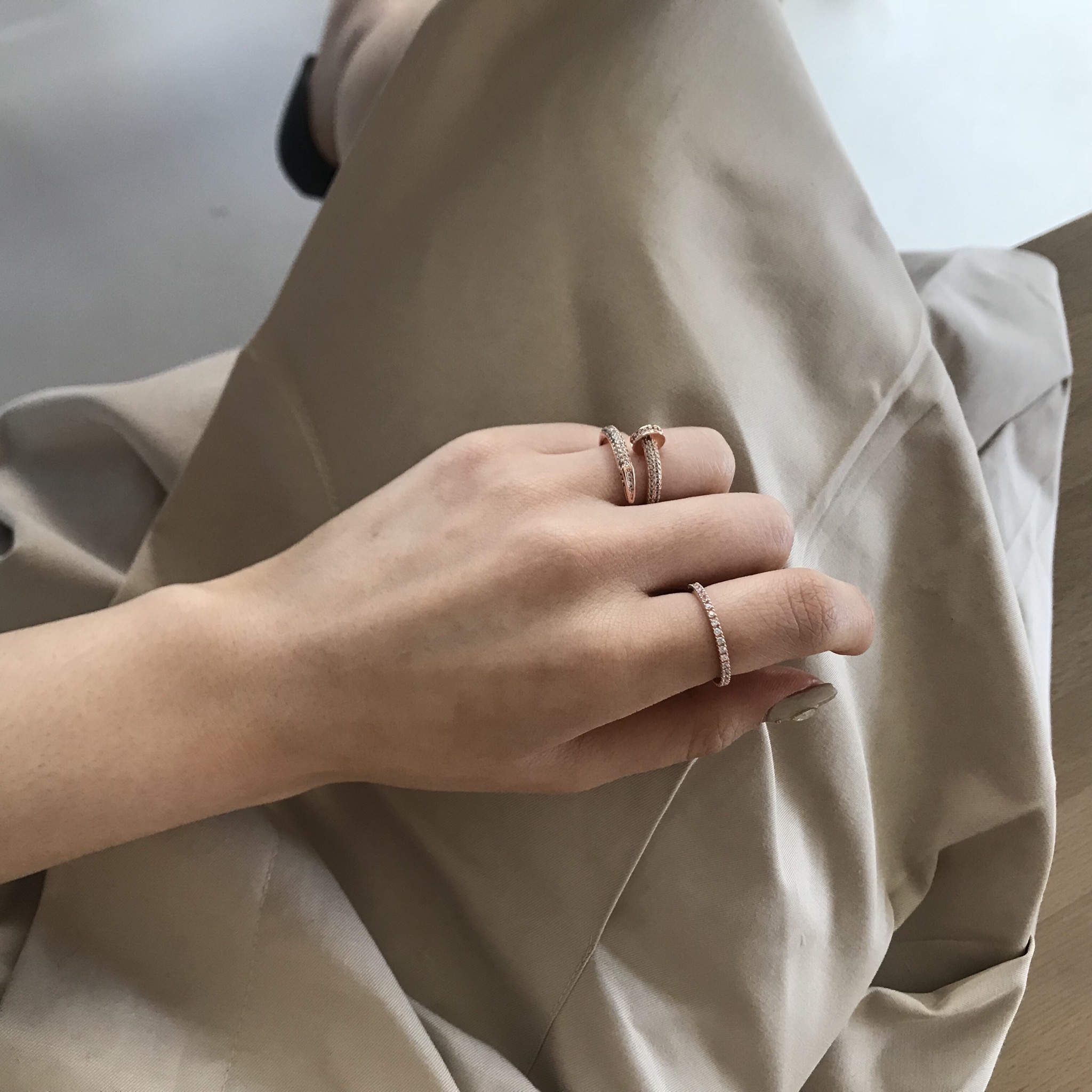 <b><p>Carr nail Cubic Ring Rose Gold Luxury steal</p></b><b><p>カル 釘 キュービックリング ローズゴールド 名品 スチ 洗練された かわいい 友情</p></b><br /><br /><p align='center'>