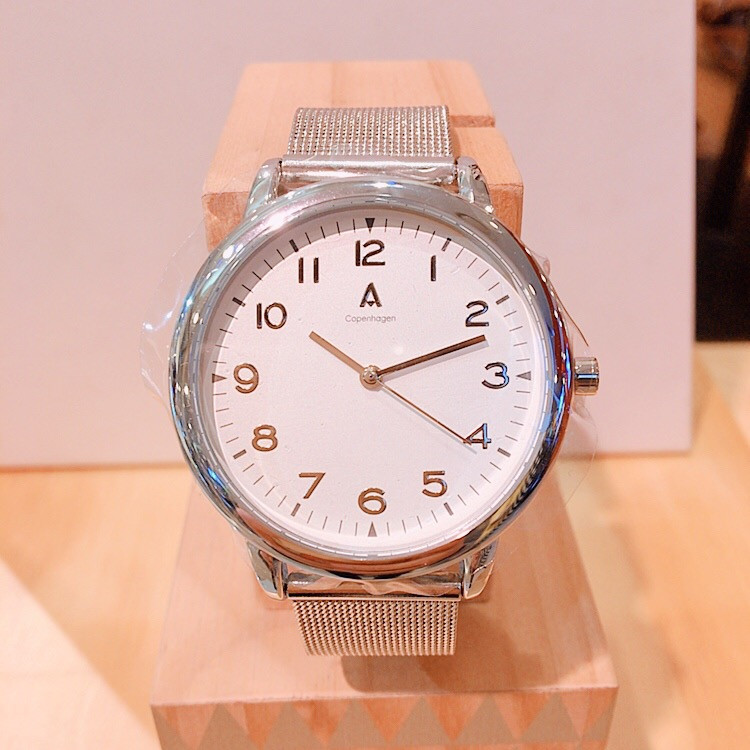 <b><p>ACCENT Monolith couple Mesh watch AAW04MSCMQ22-SI</p></b><b><p>アクセント モノリス カップル メッシュウォッチ AAW04MSCMQ22-SI</p></b><br /><br /><p align='center'>